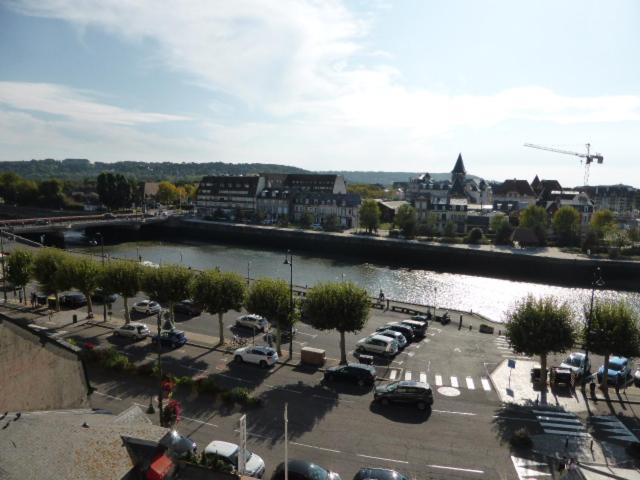 Trouville sur mer vue sur la Touque