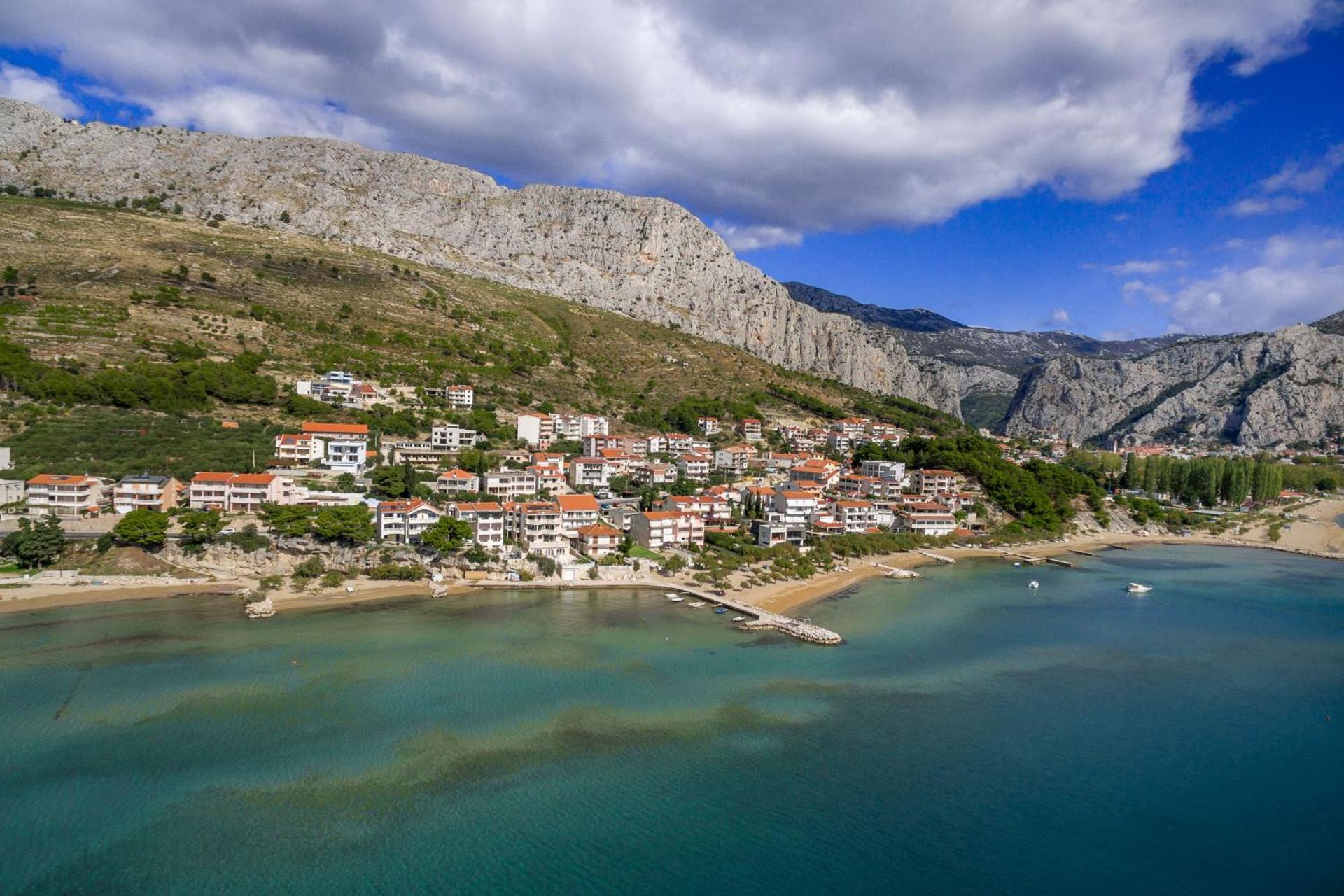 Apartment Aria with private heated pool