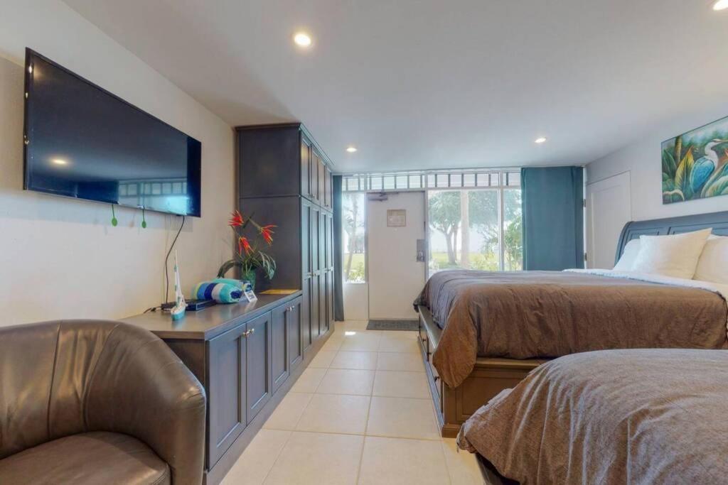 Little Harbor Resort #114 Tampa Bay FL Beach, Bayside & 2 Pools