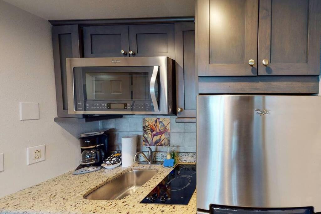 Little Harbor Resort #114 Tampa Bay FL Beach, Bayside & 2 Pools