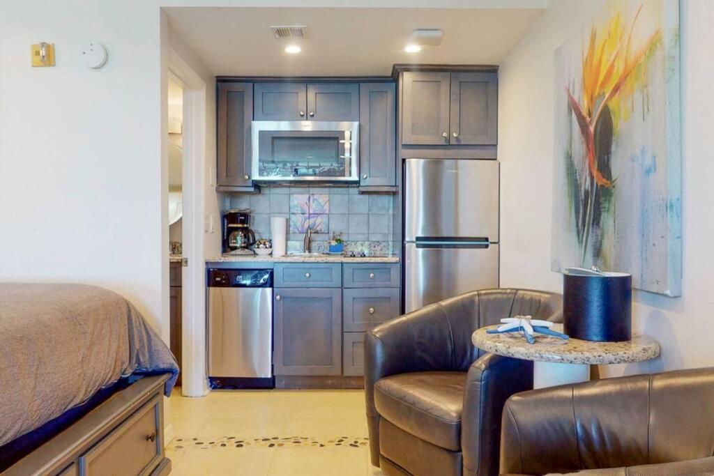 Little Harbor Resort #114 Tampa Bay FL Beach, Bayside & 2 Pools