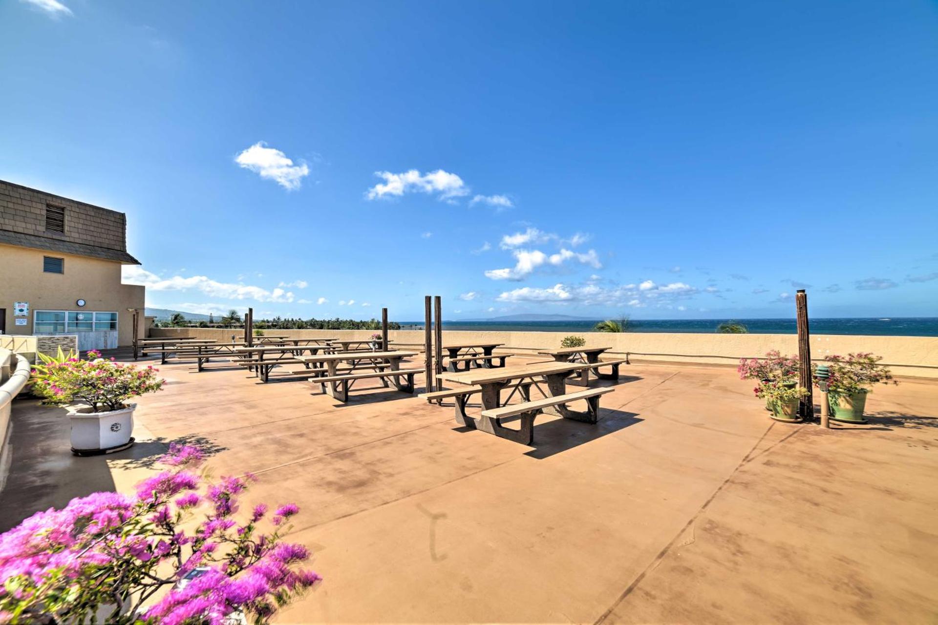 Ocean-View Kihei Condo with Lanai Steps to Beach!