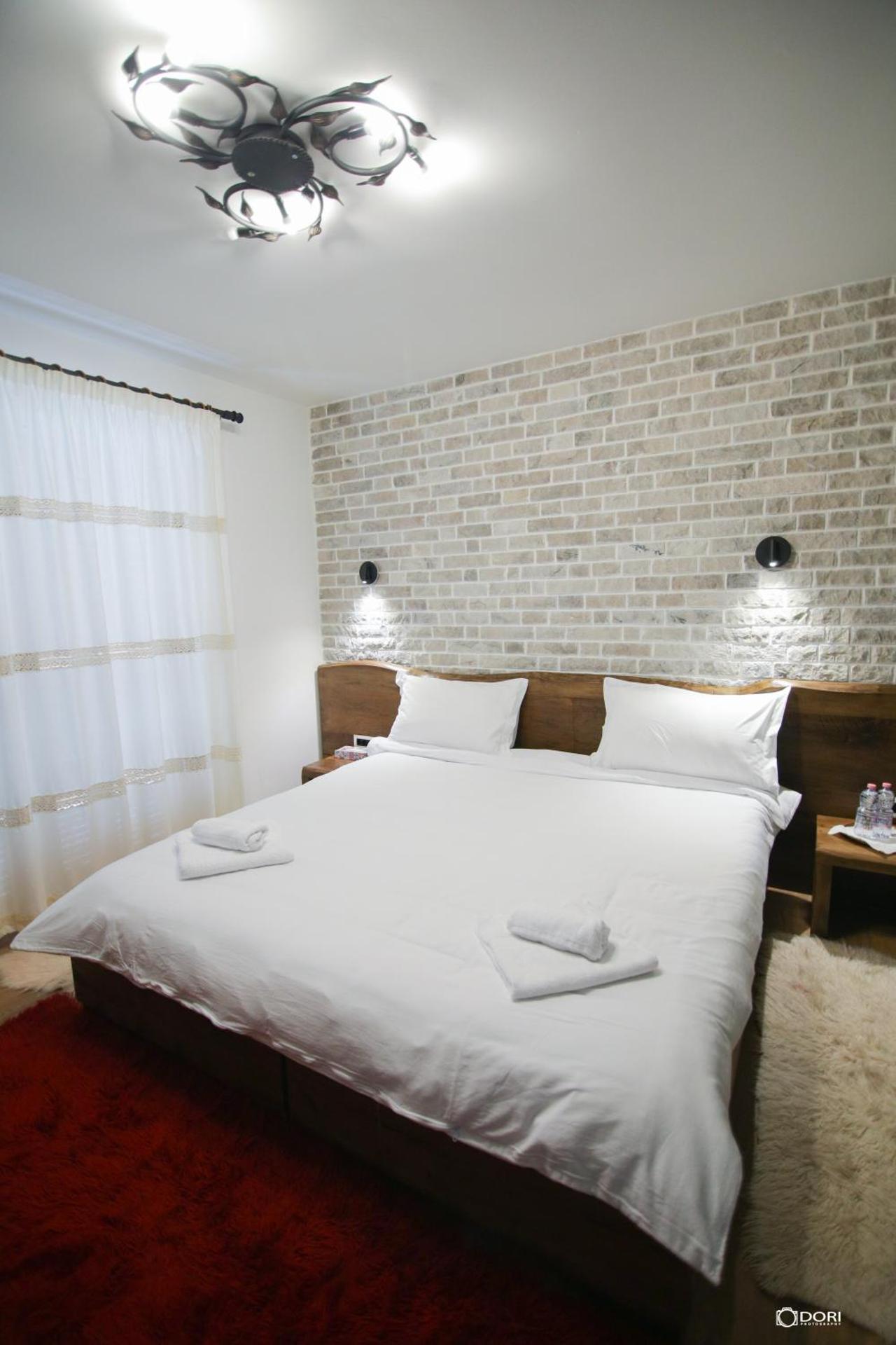 Deluxe Double or Twin Room with City View