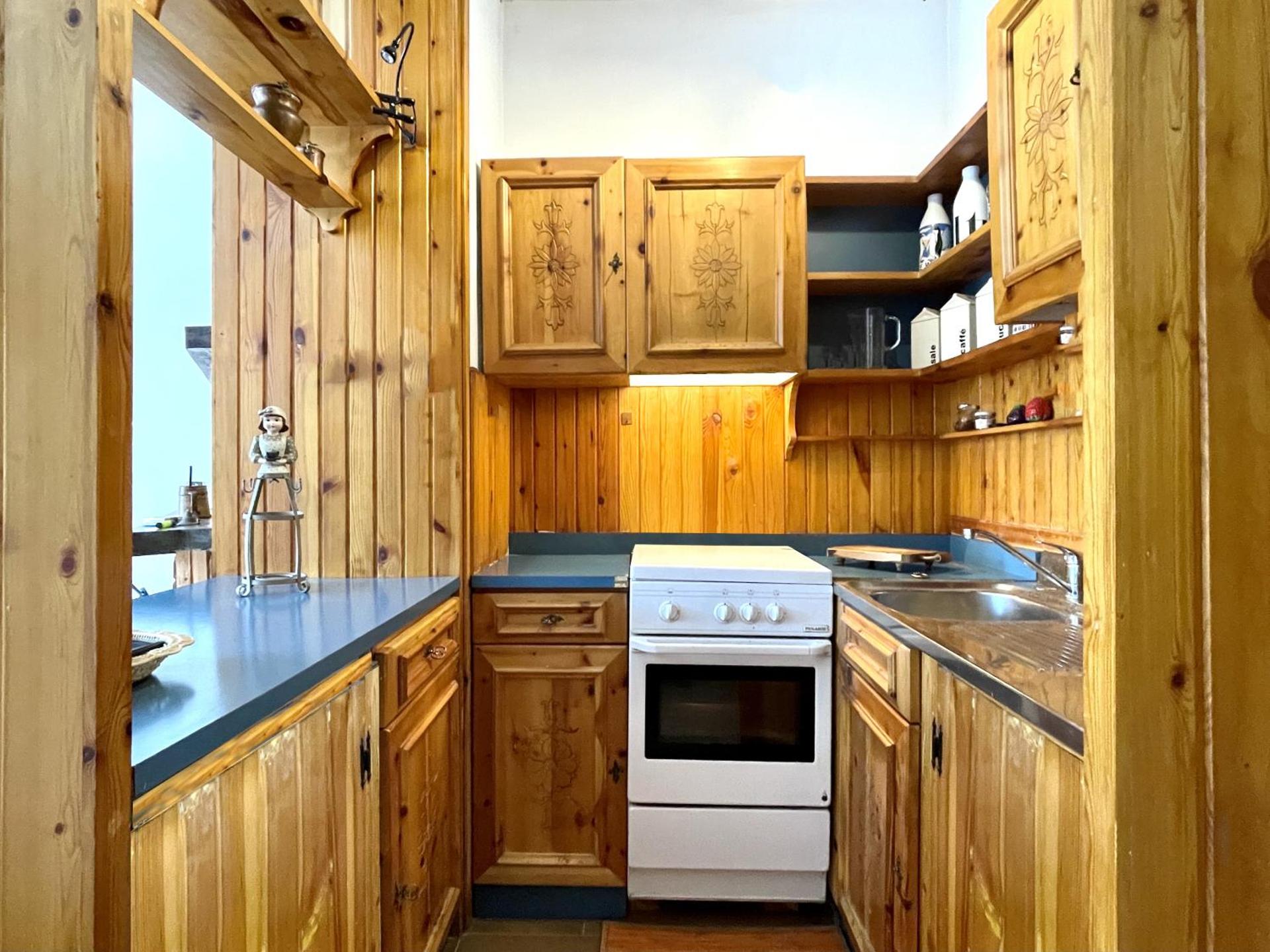 Kitchen or kitchenette