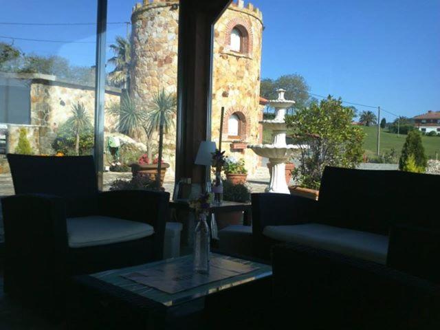 Hotel "Posada Finca EL SOLAR de Galizano " -Bocatería- Gintonic- Bar -Terraza panorámica