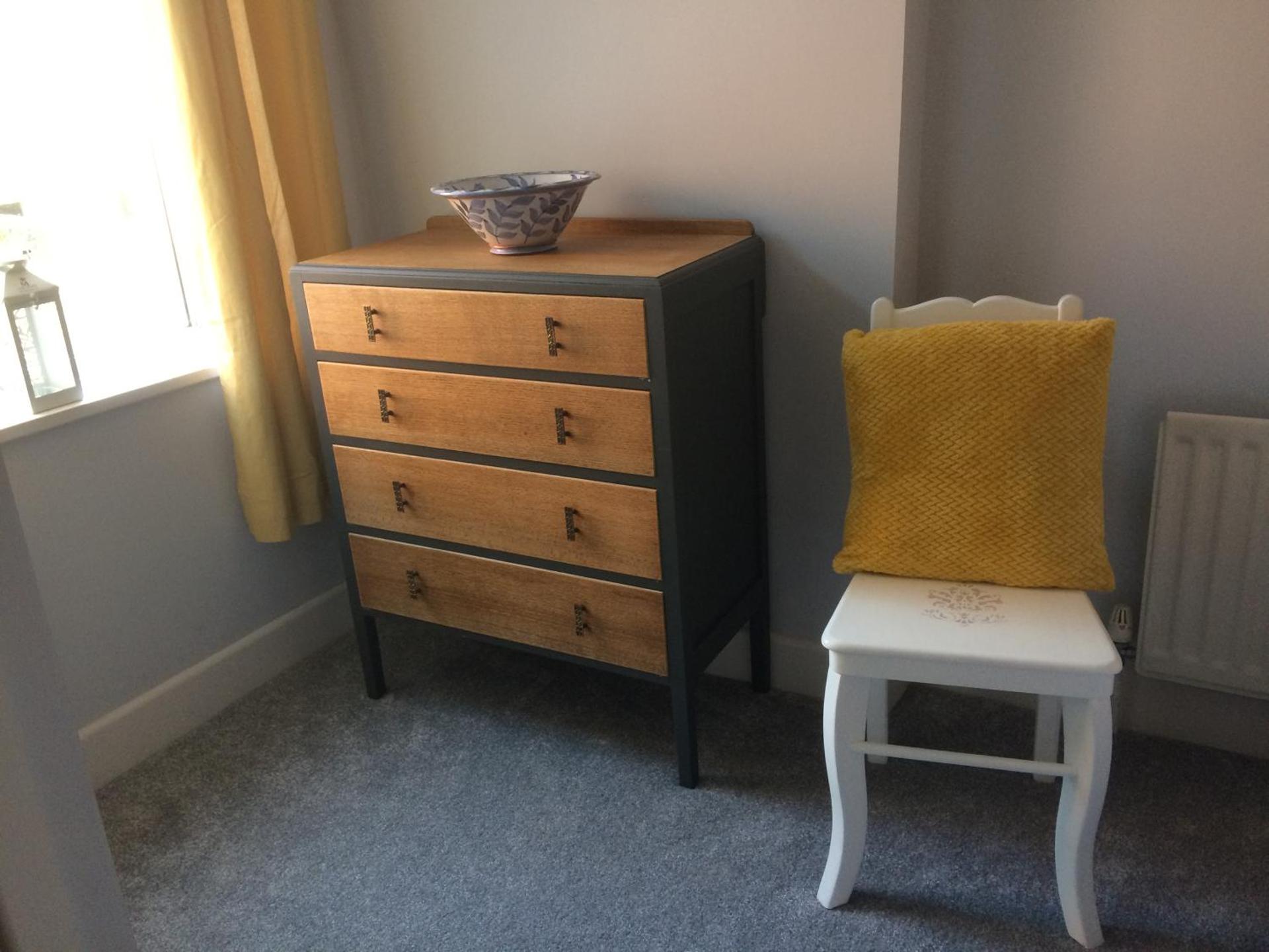 40 Newgate Barnard Castle -Central Location - Court Yard - Dog Friendly - Sleeps 7 - Wood Burner - Complimentary Logs & Wine - Smart TV