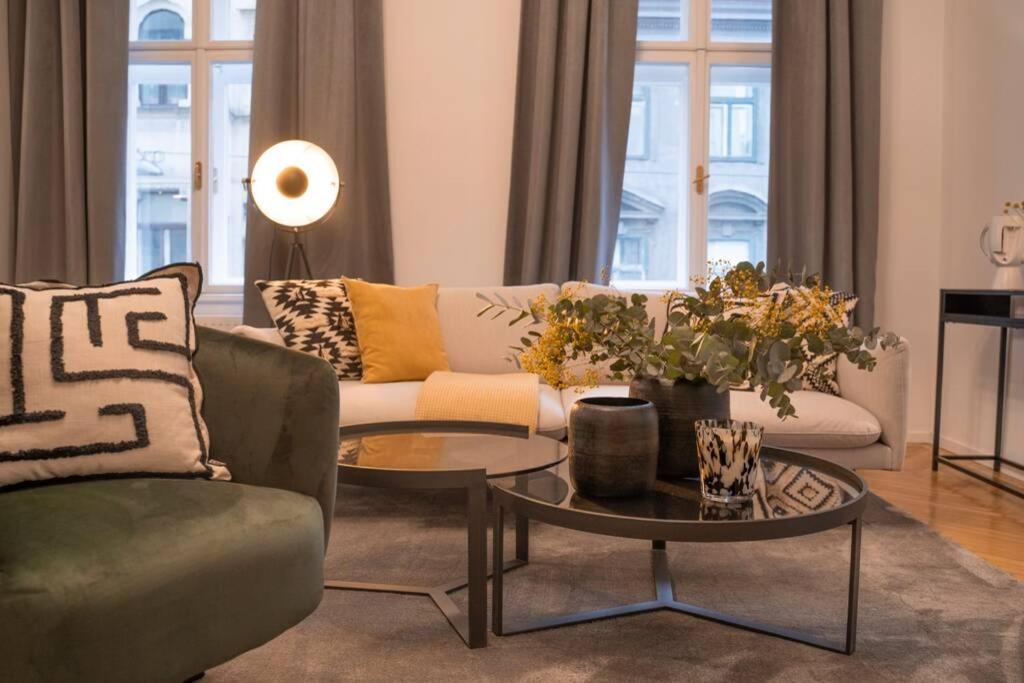 josef's home I Pink Flamingo I Deluxe Suite