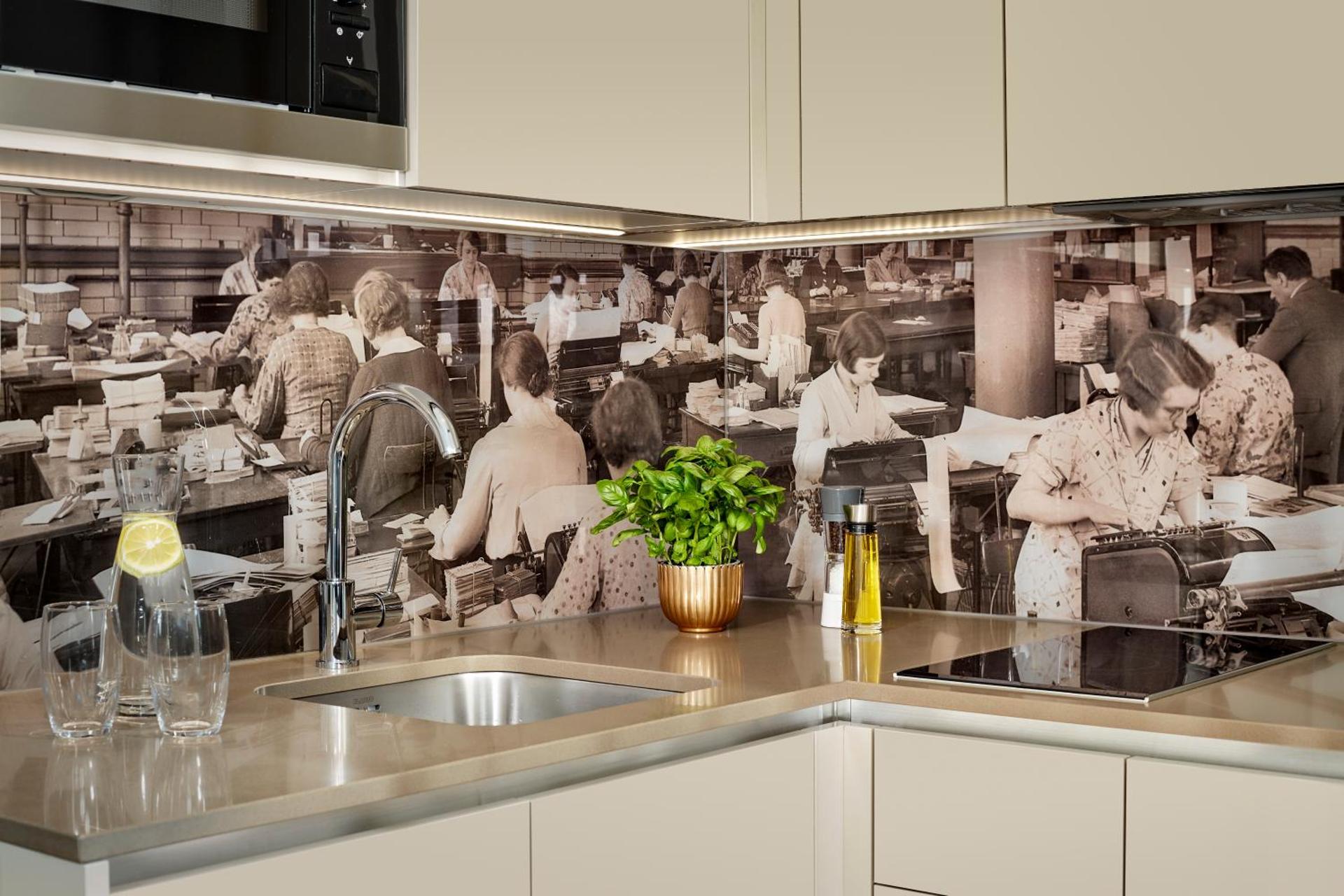 Kitchen or kitchenette