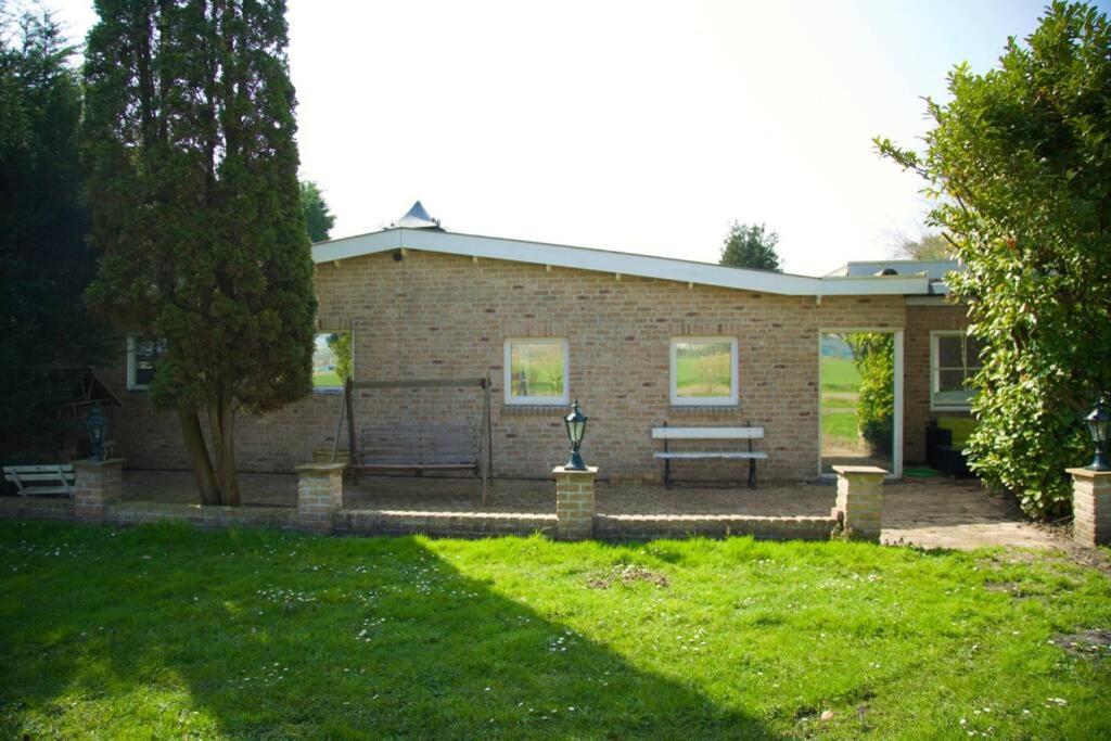 Bungalow between Amsterdam and Haarlem with sauna