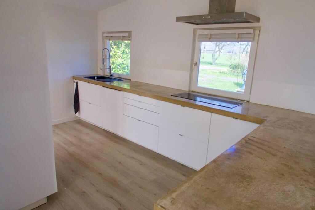 Bungalow between Amsterdam and Haarlem with sauna