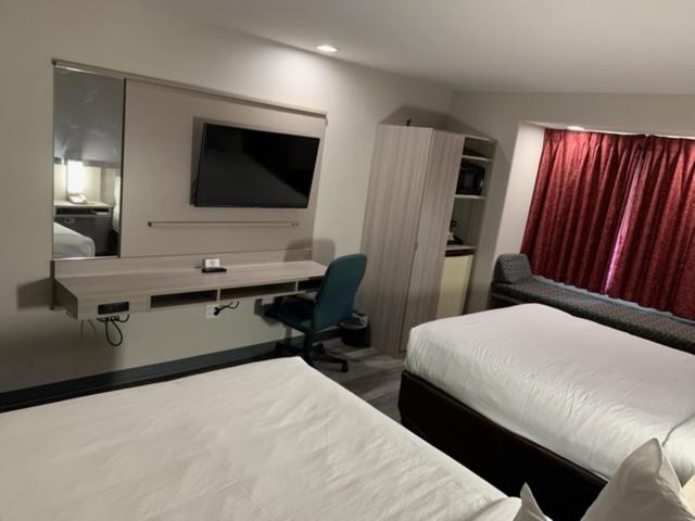 Microtel Inn and Suites Clarksville