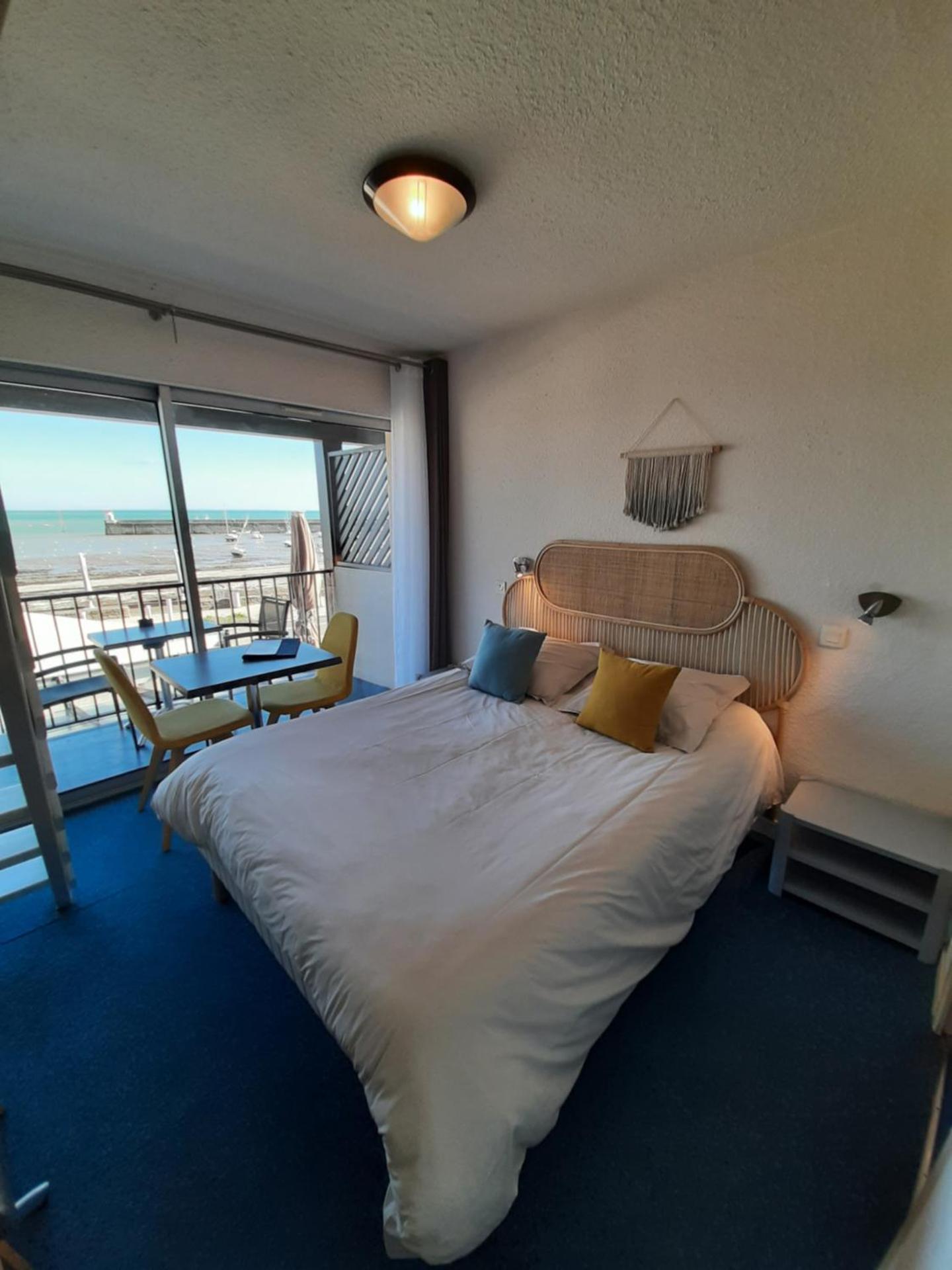 Family Room with Sea View