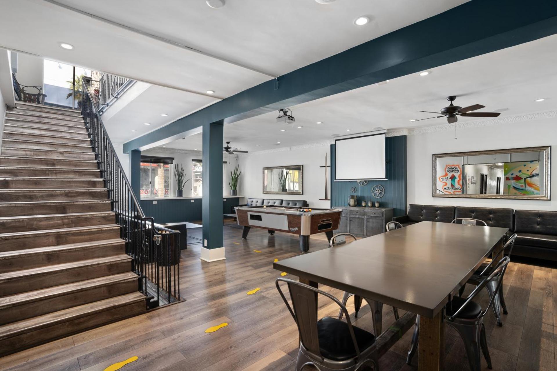 Communal lounge/ TV room