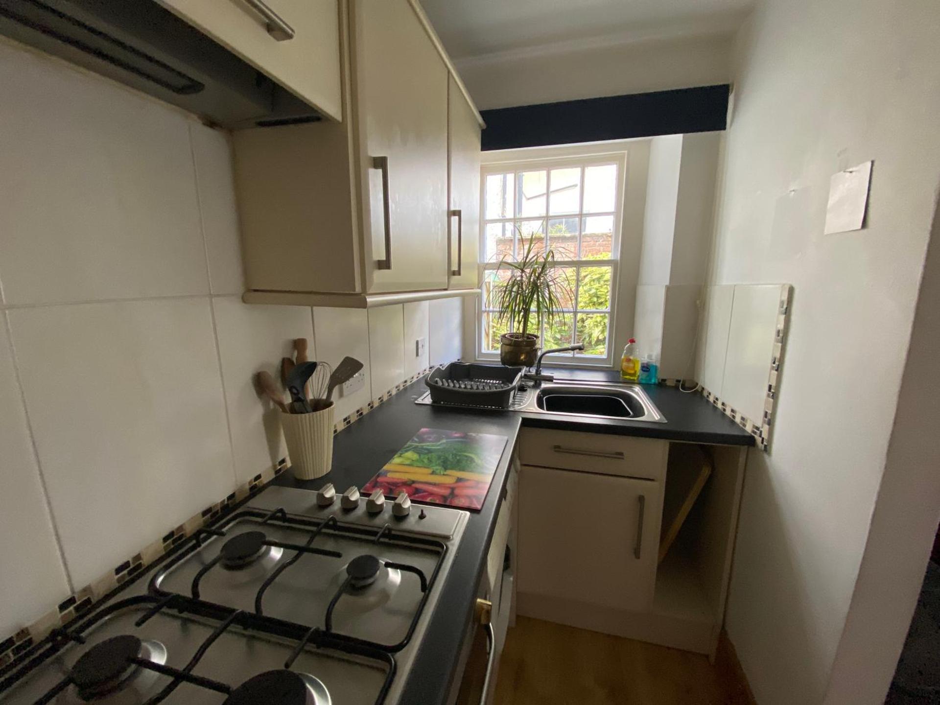 Robinsons Cottage, central and quiet