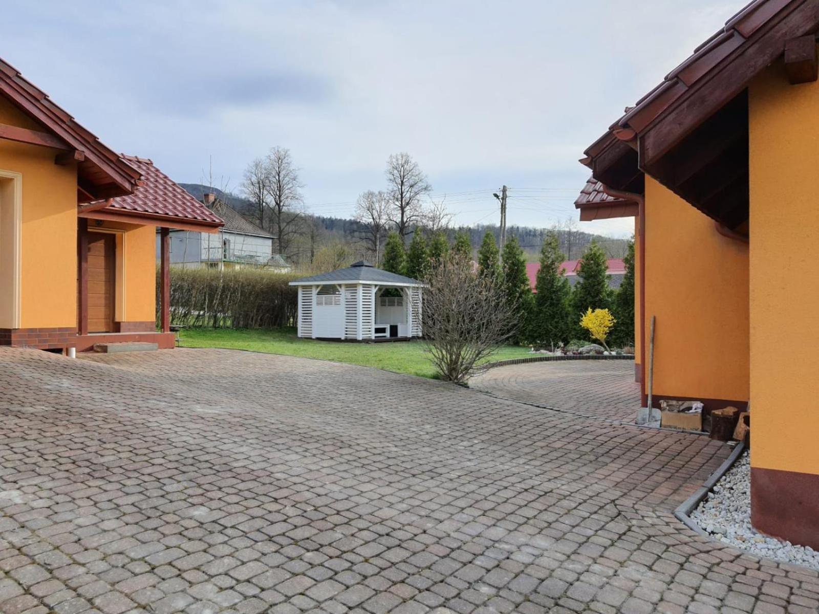 Dom u podnóża Biskupiej Kopy