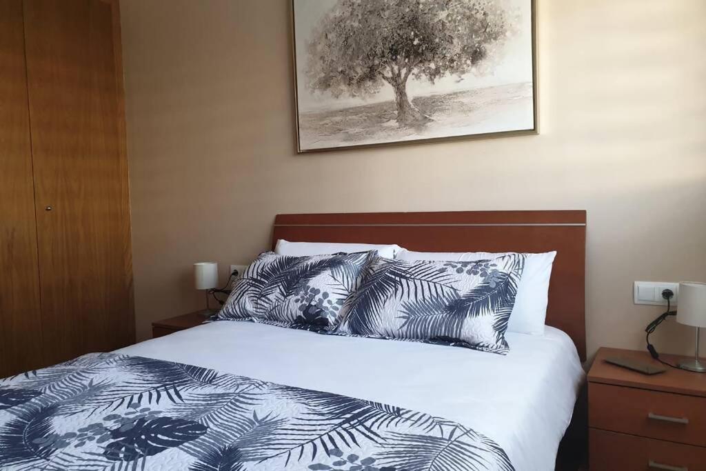 Apartamento para 5 personas frente al mar con piscina y parking