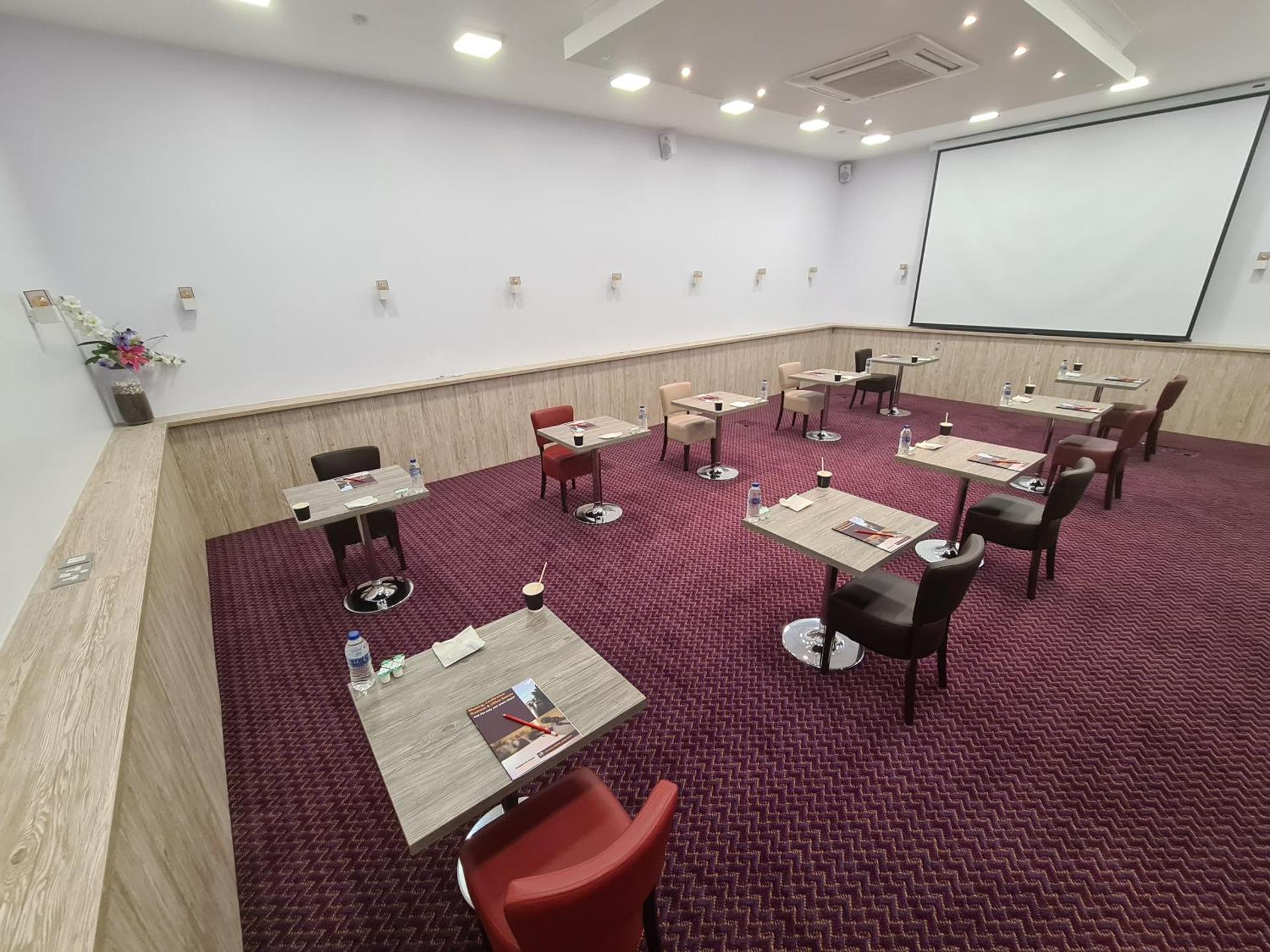 Meeting/conference room
