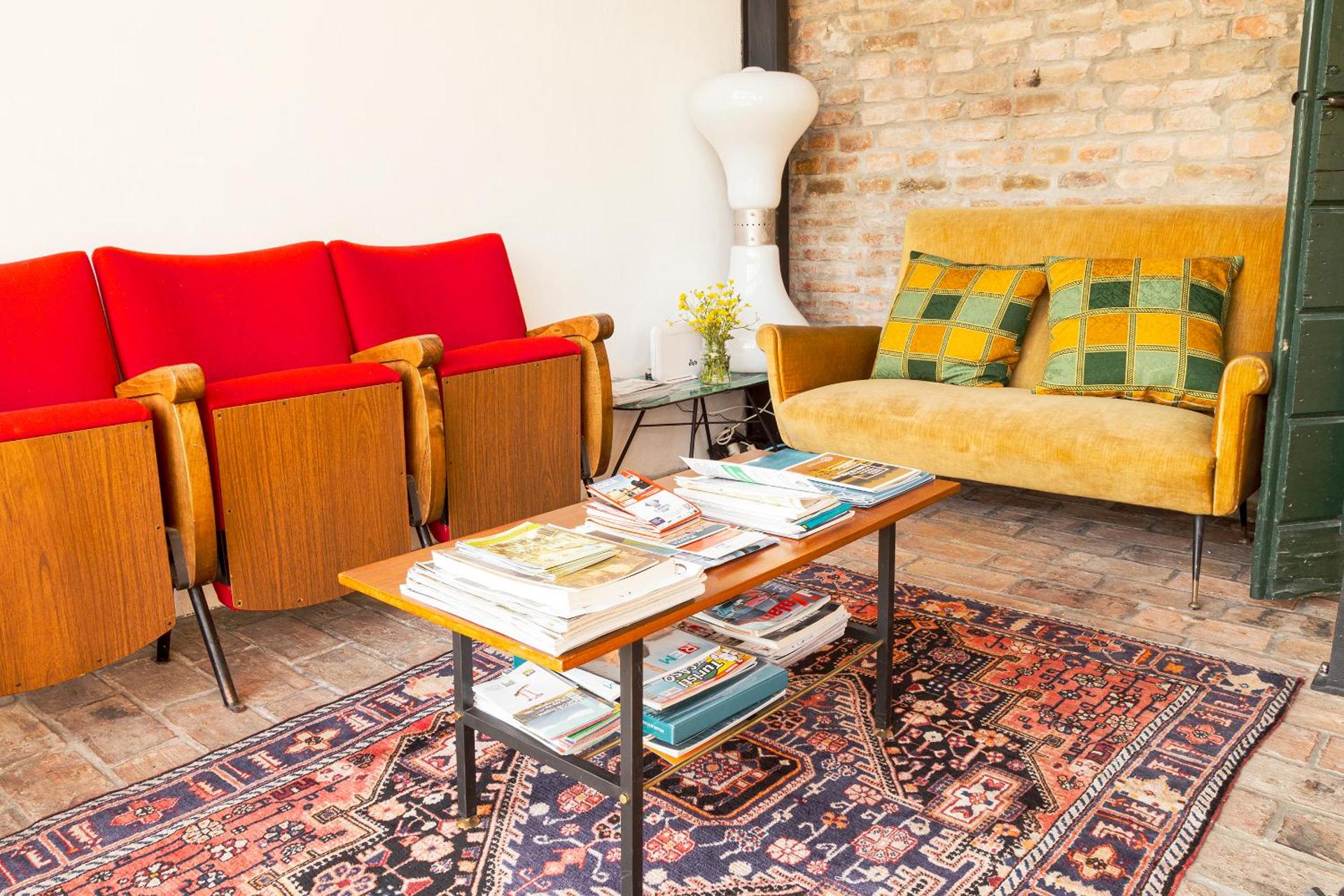 Communal lounge/ TV room