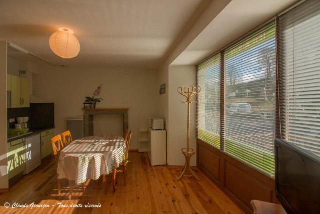 Village de Nasbinals Aubrac Electro Vélo