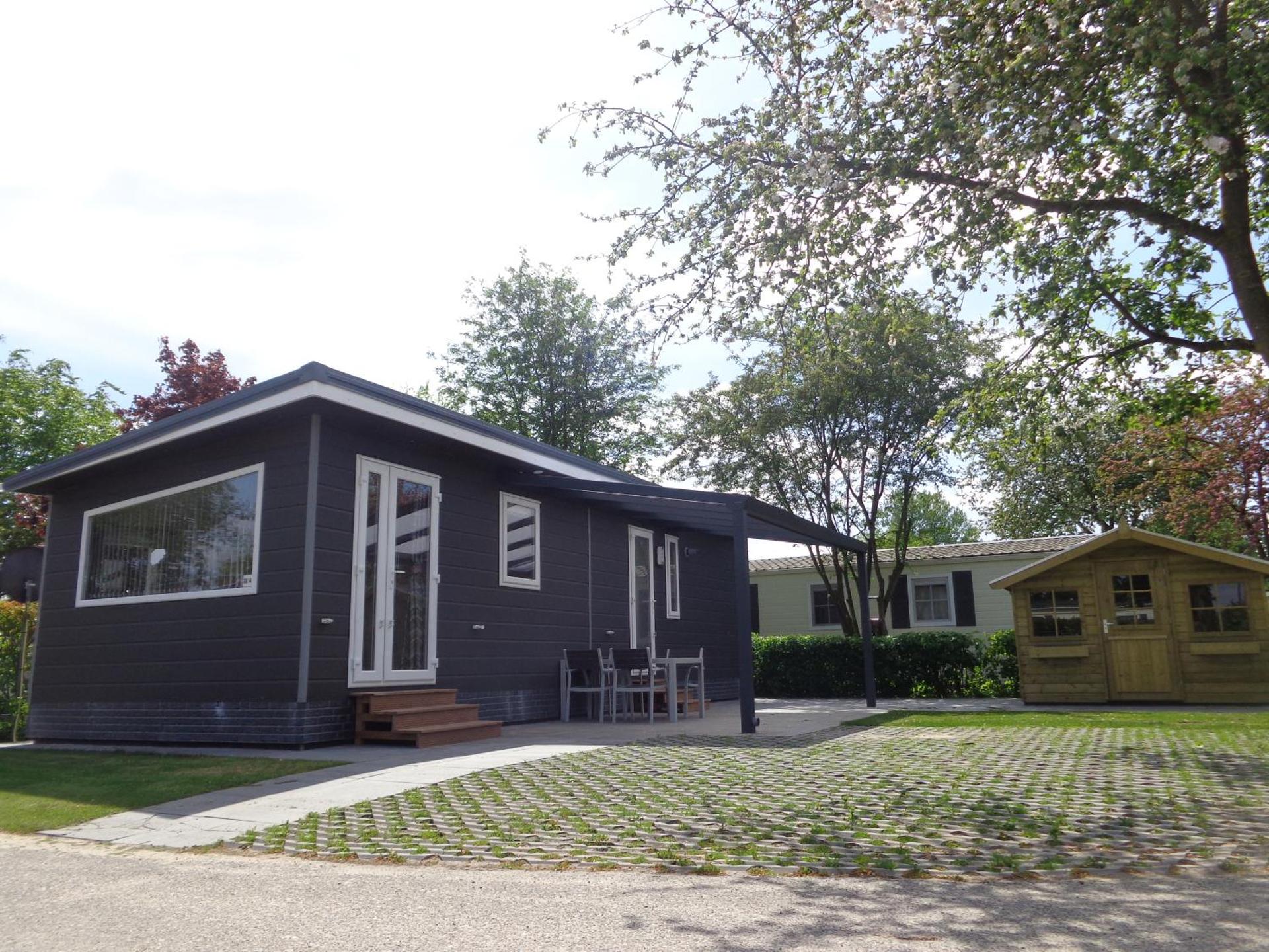 Recreatiepark Jachthaven De Veerstal Lathum - Luxe Chalet