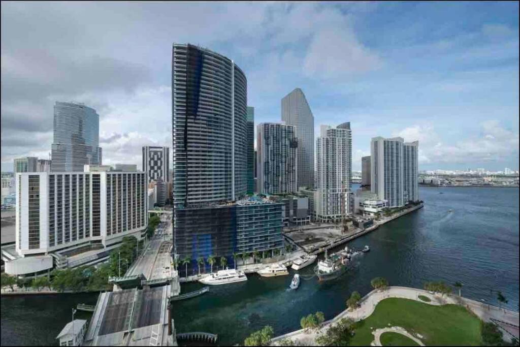 Icon Brickell -LUX 2 Bedroom with City & Bayview