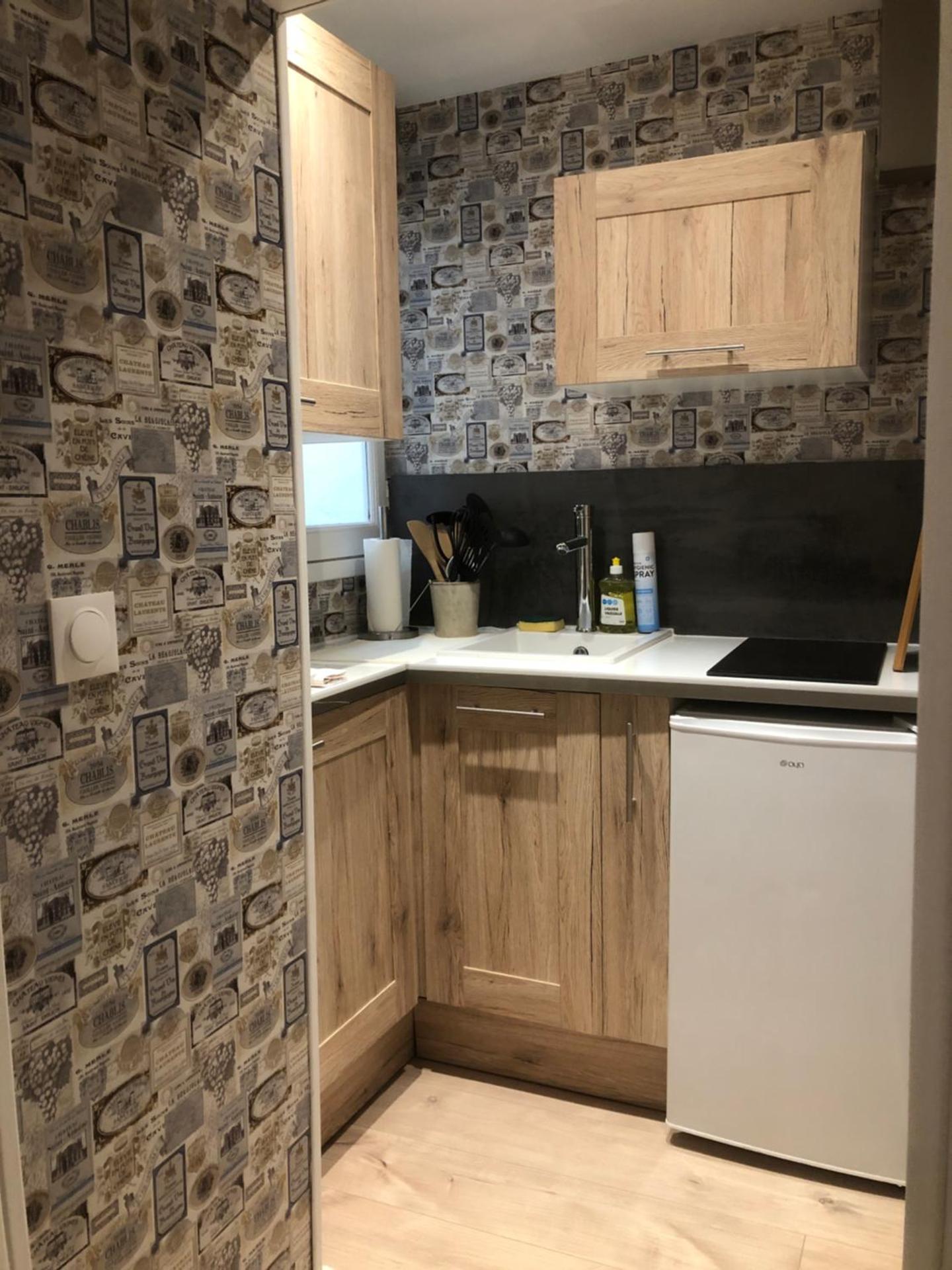 Kitchen or kitchenette