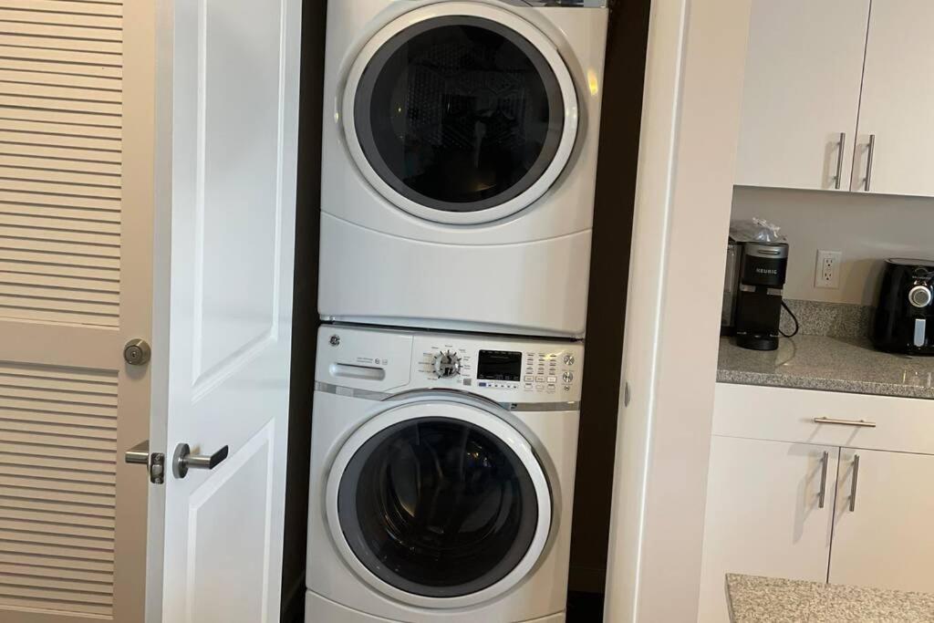 Lux Penthouse Skyline, Views Gym , Free Parking & Wifi