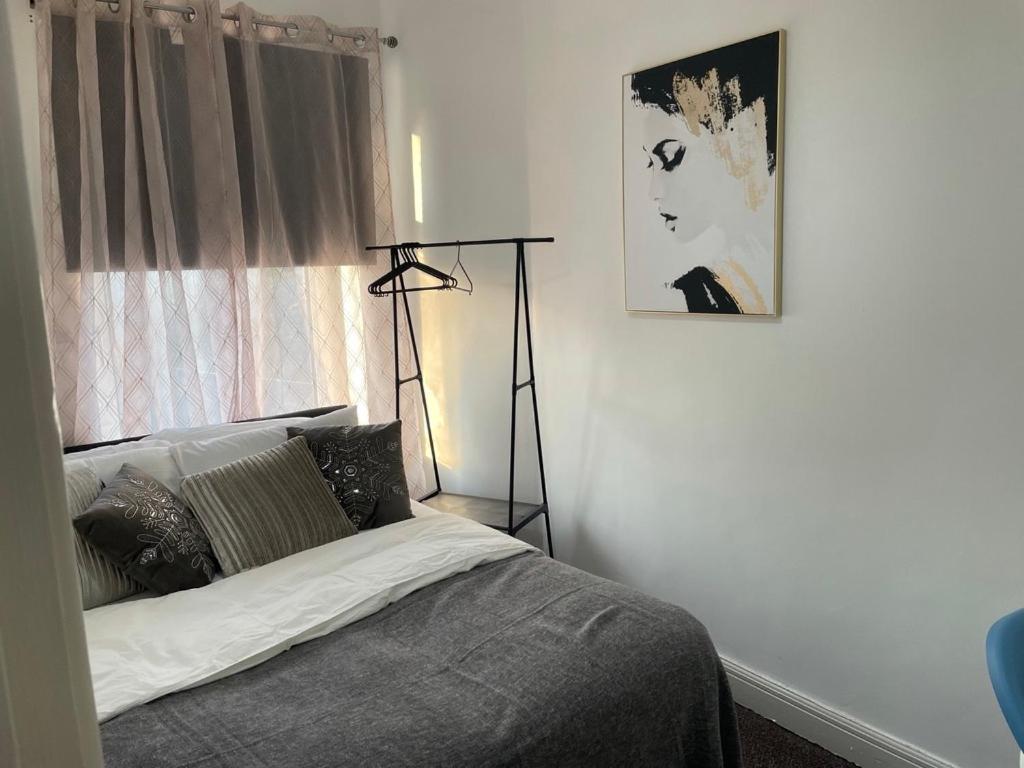 Potters Lodge, Oldham, Manchester by Edl Ventures Ltd