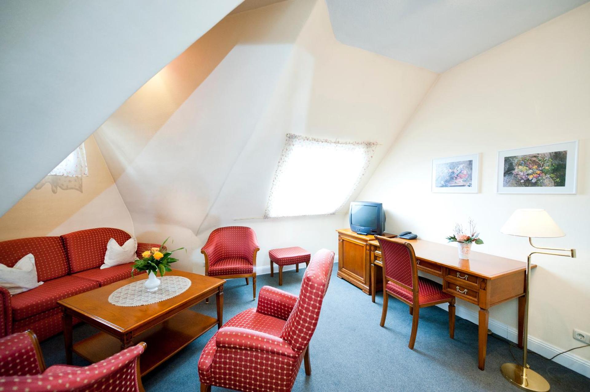 Communal lounge/ TV room