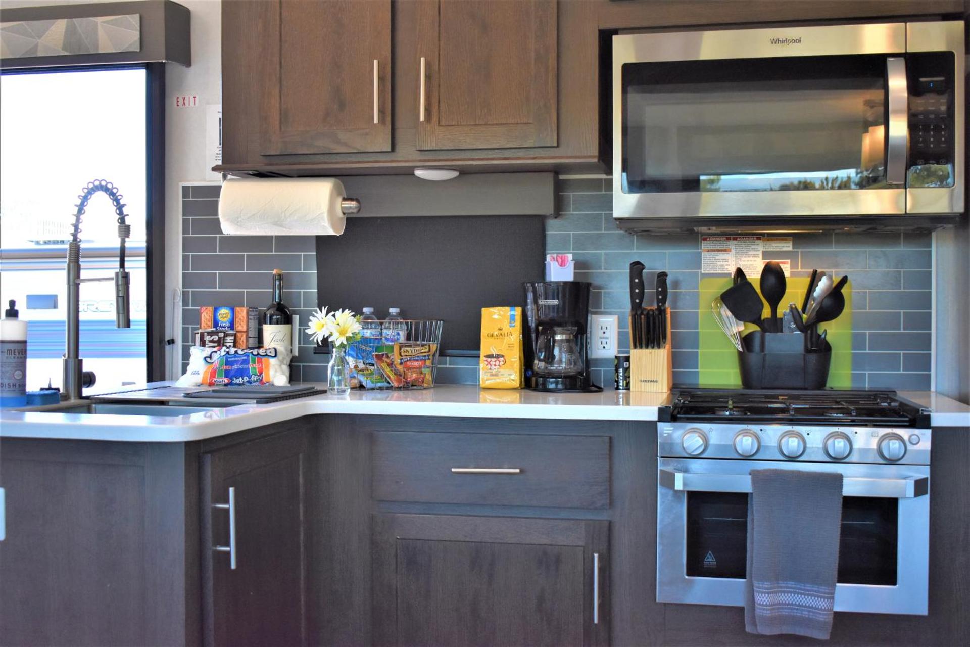 Kitchen or kitchenette