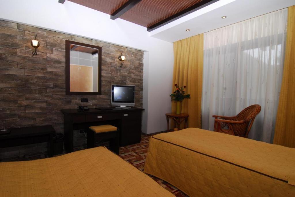 Casa Iris-Hotel & Restaurant