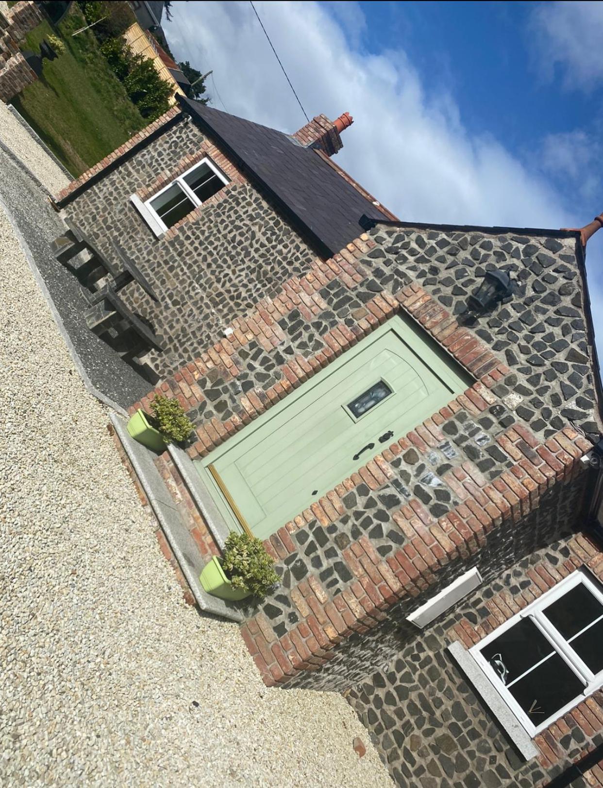 Maggie janes cottage Carlingford omealth