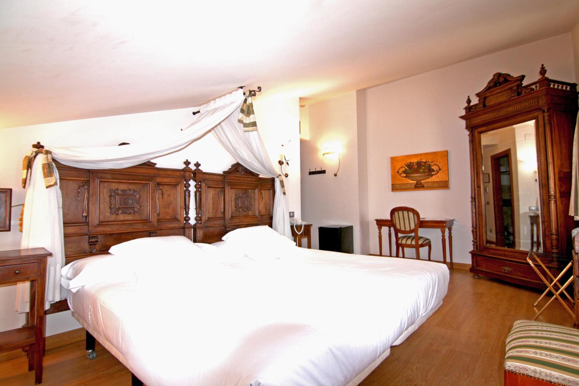 Deluxe Double Room with Spa Bath 