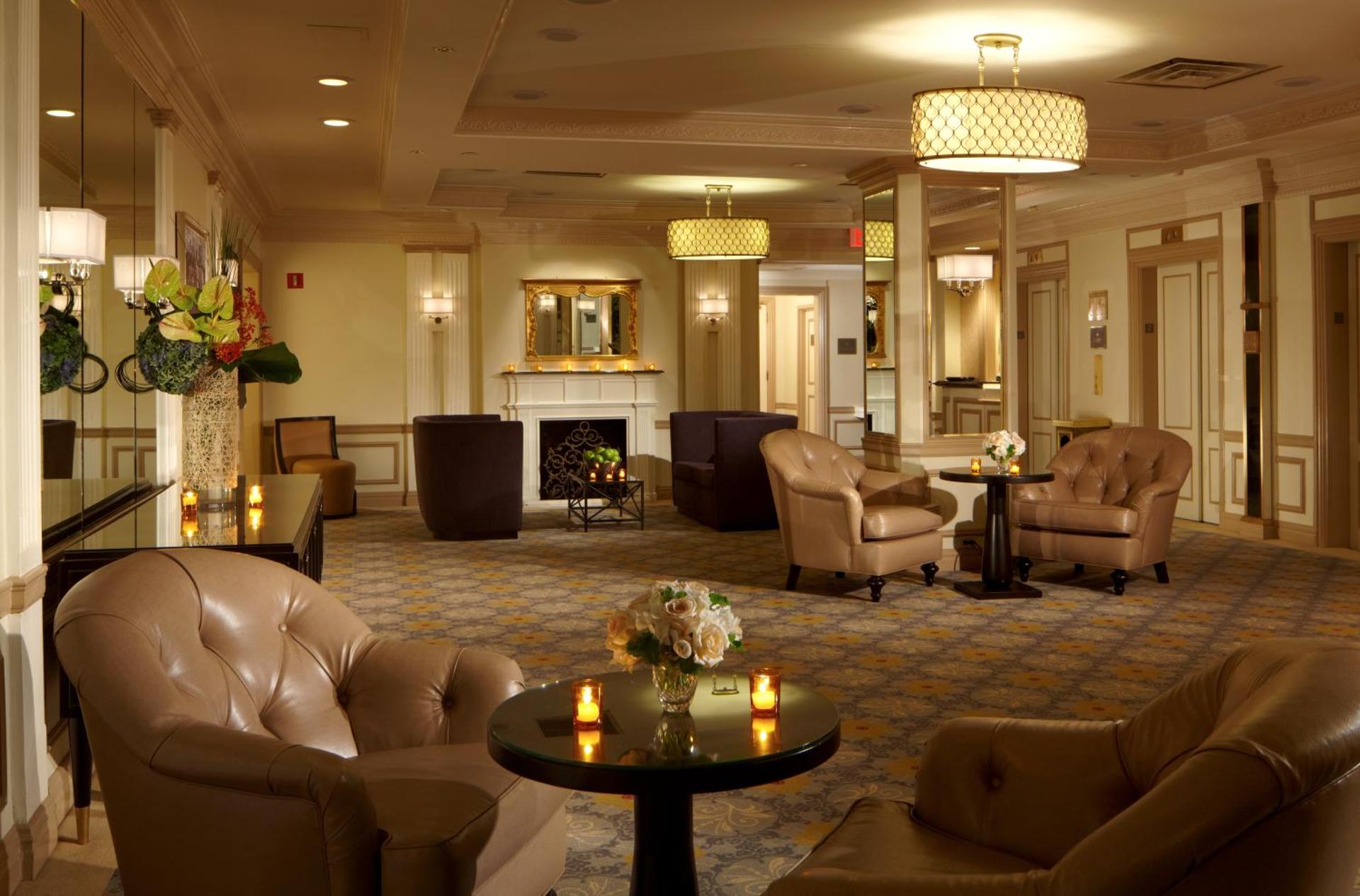 Communal lounge/ TV room