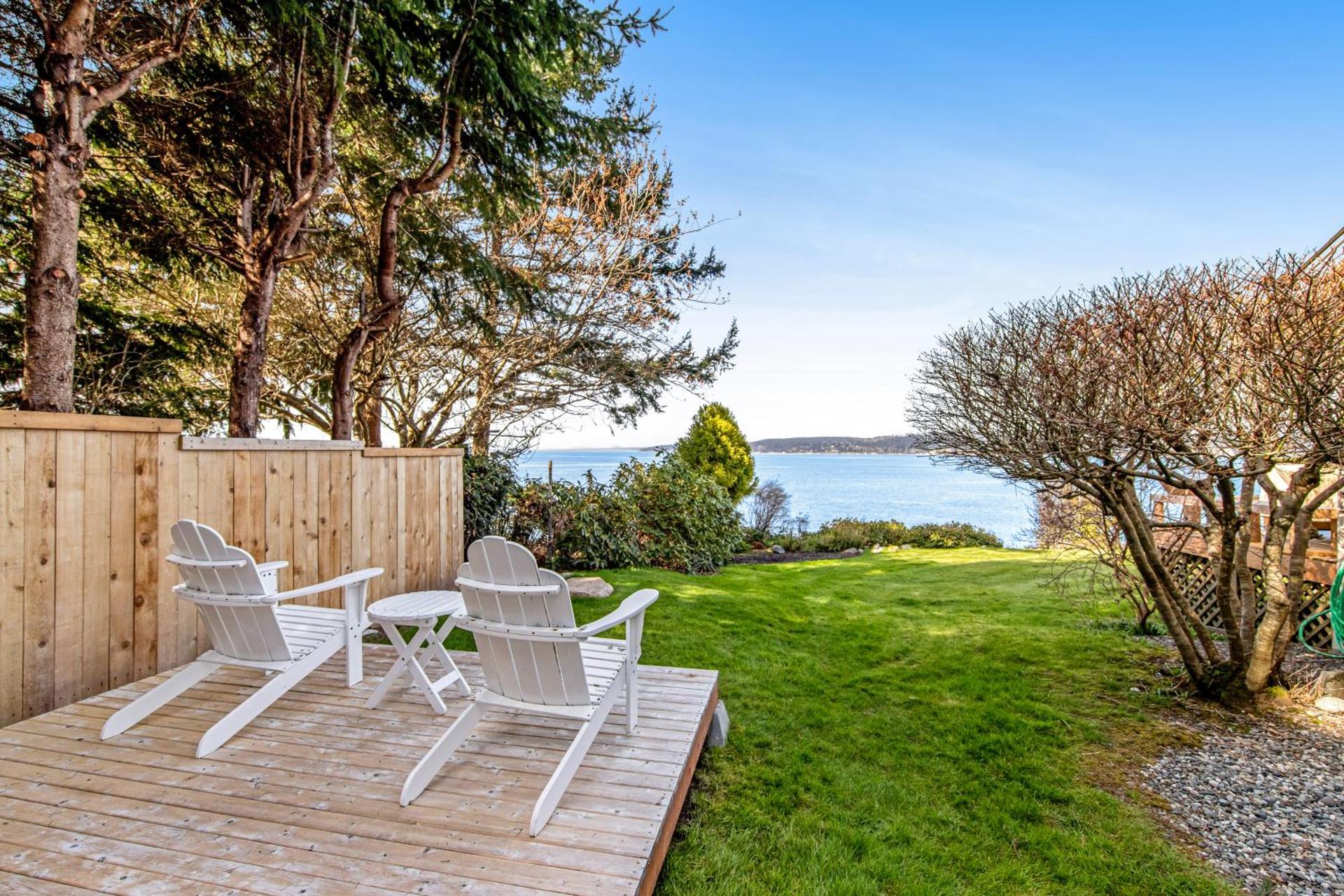 Cozy Cottage by the Sea