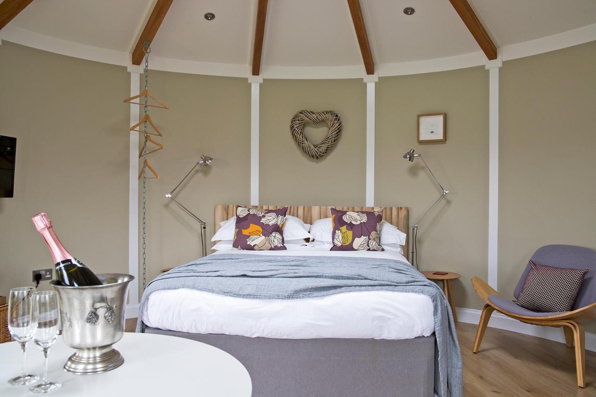 Nether Farm Roundhouses - Henmore Water & Sturston Winds with hot tubs - Bradley Wood no hot tub