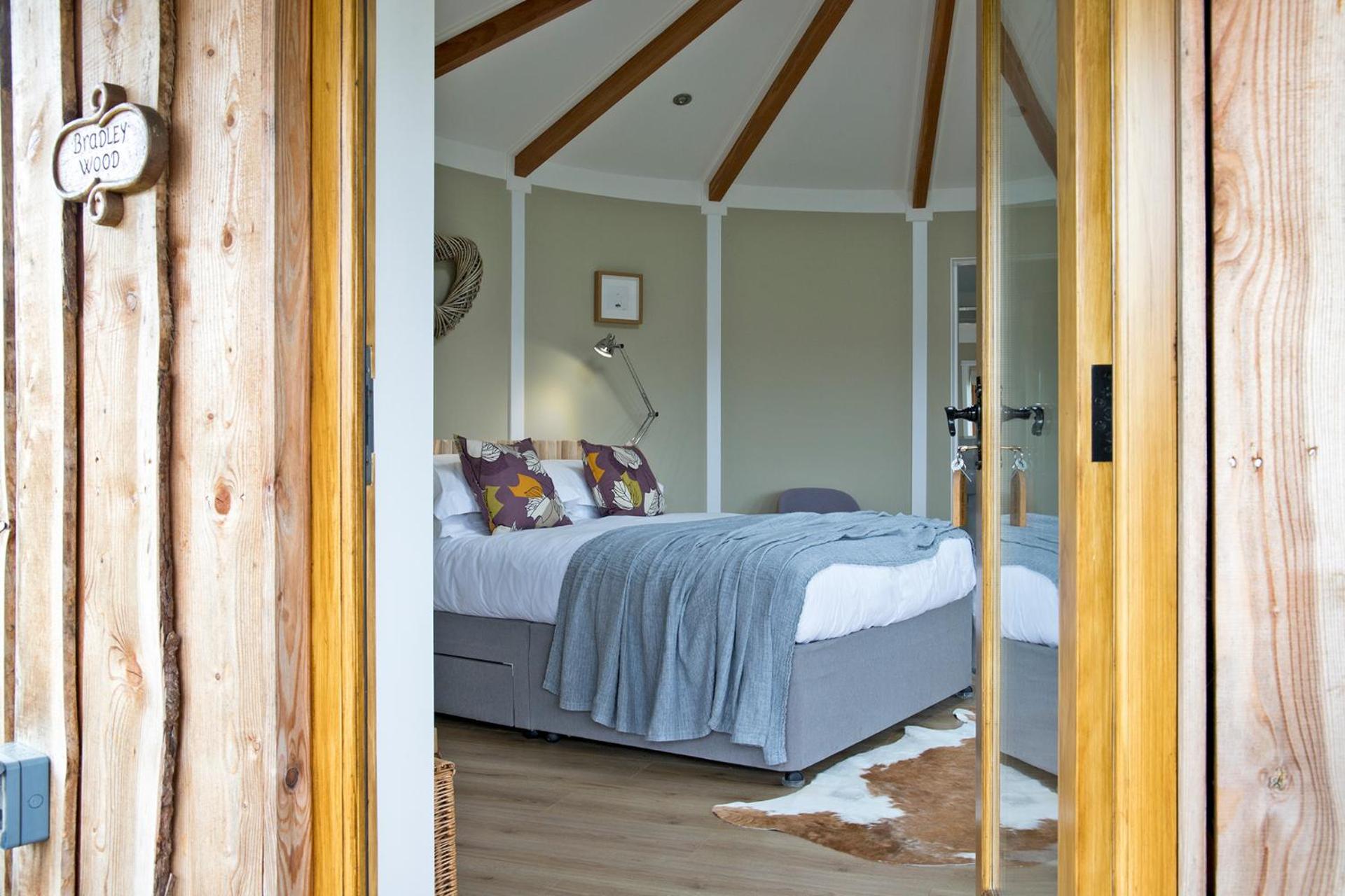 Nether Farm Roundhouses - Henmore Water & Sturston Winds with hot tubs - Bradley Wood no hot tub