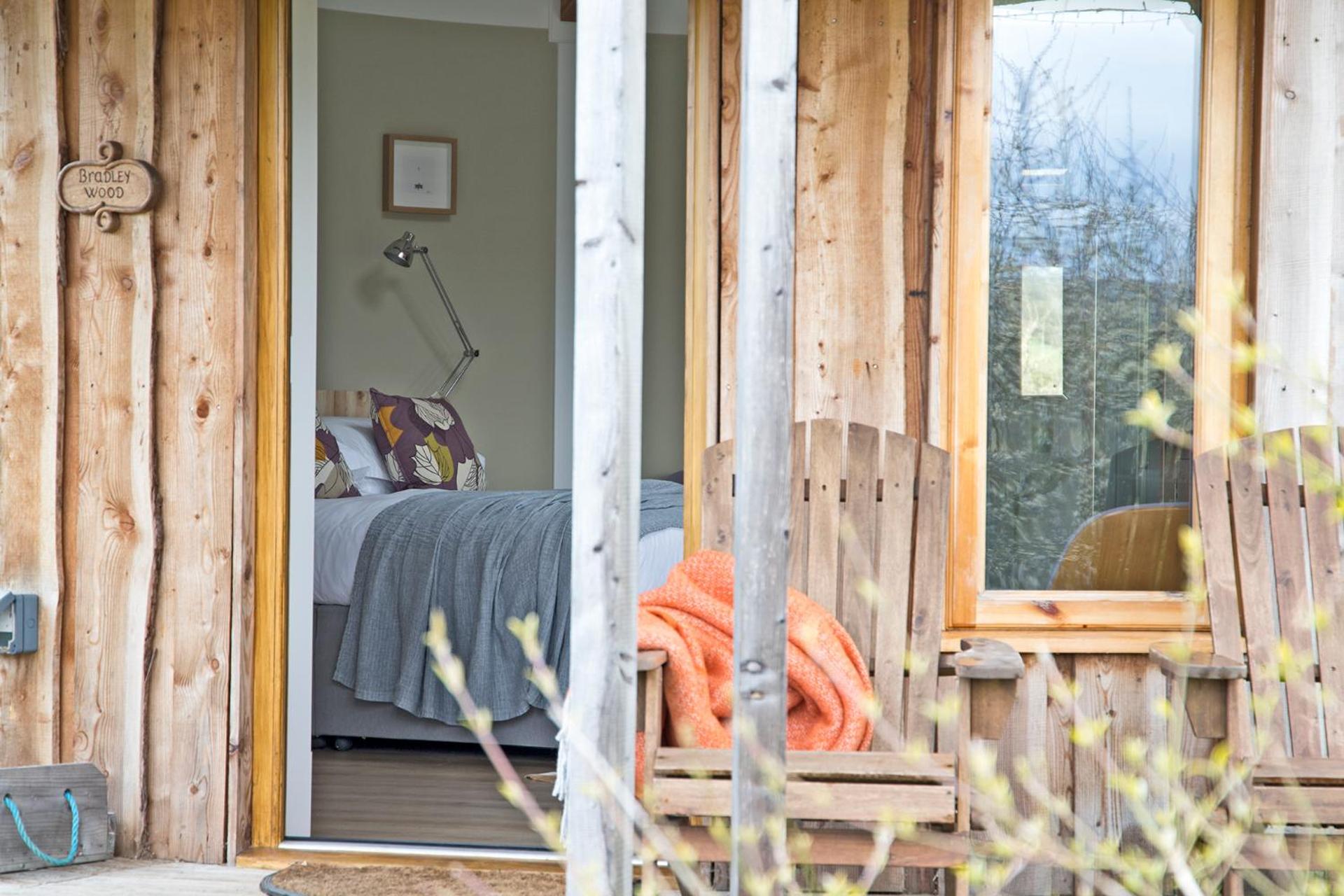 Nether Farm Roundhouses - Henmore Water & Sturston Winds with hot tubs - Bradley Wood no hot tub