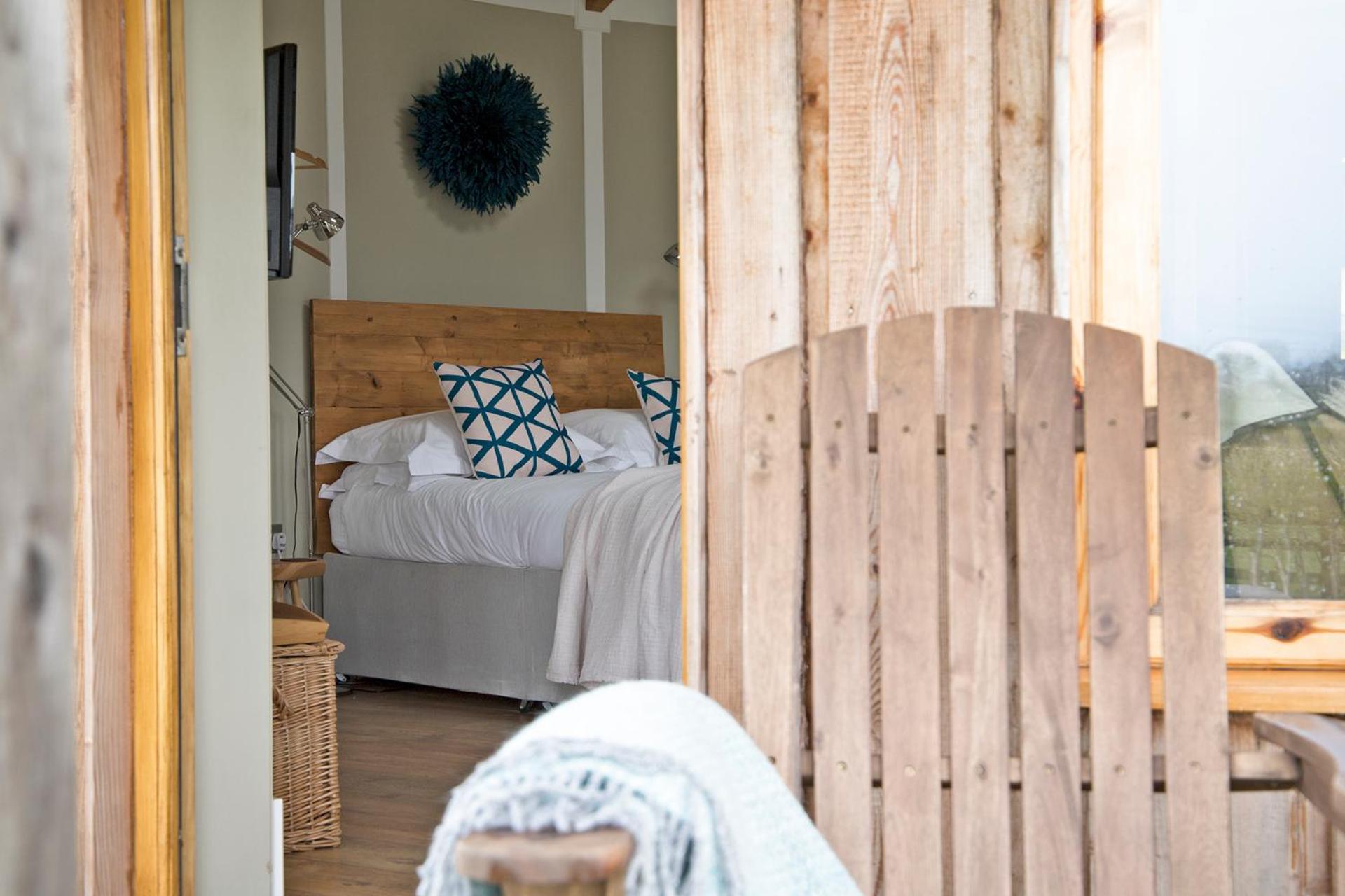 Nether Farm Roundhouses - Henmore Water & Sturston Winds with hot tubs - Bradley Wood no hot tub