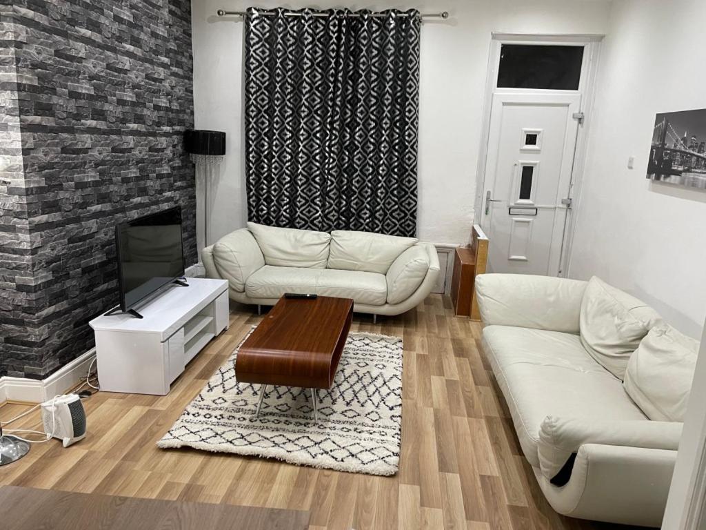 Potters Lodge, Oldham, Manchester by Edl Ventures Ltd