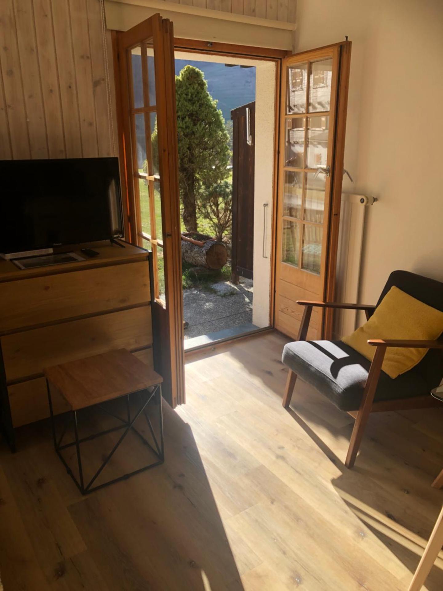 Le Cerf, magnifique studio avec jardin-terrasse et garage