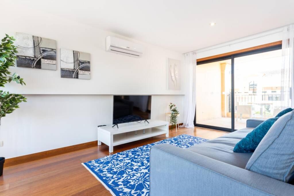 Baia da Luz - Poolview Loft Aparment