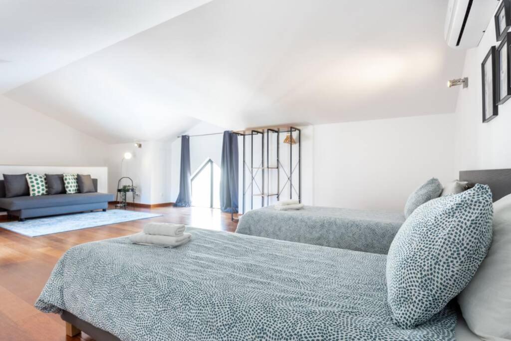 Baia da Luz - Poolview Loft Aparment