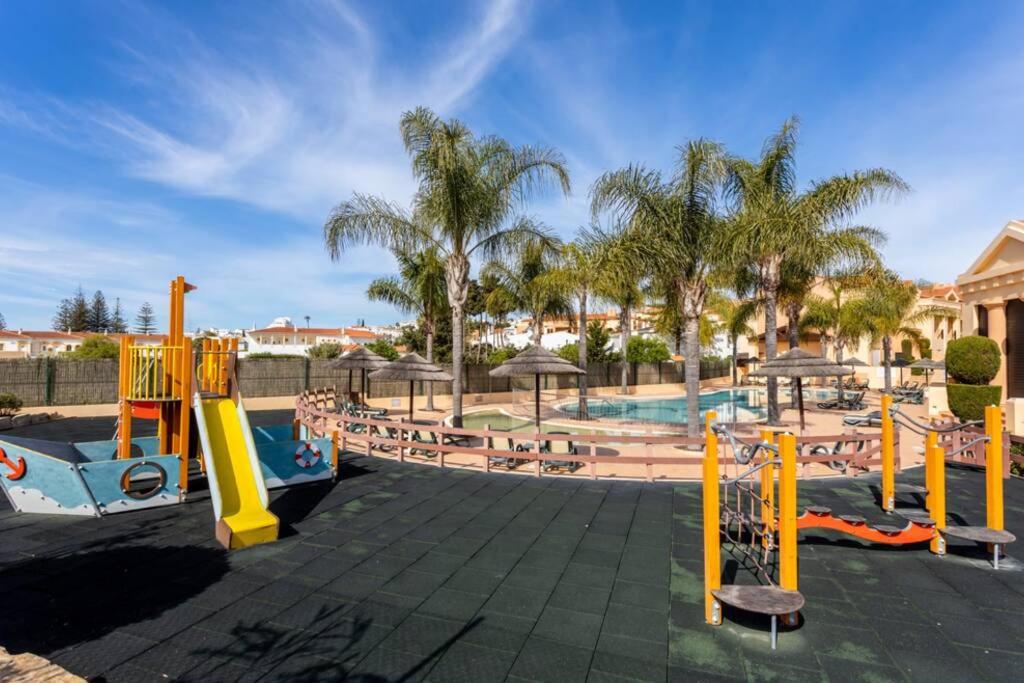 Baia da Luz - Poolview Loft Aparment