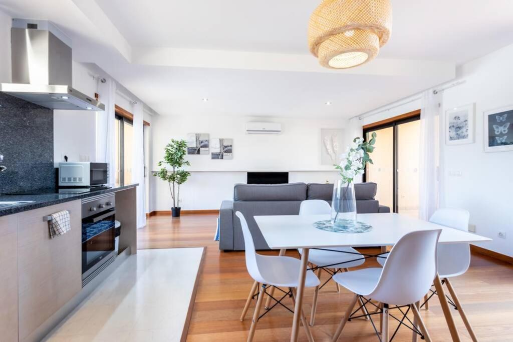 Baia da Luz - Poolview Loft Aparment