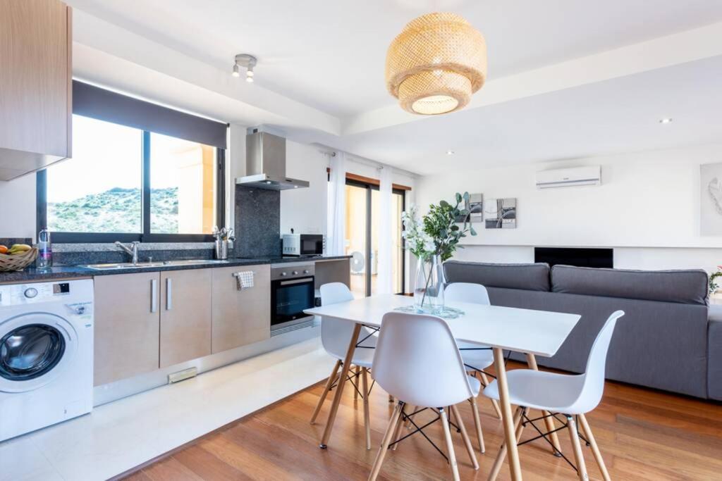 Baia da Luz - Poolview Loft Aparment