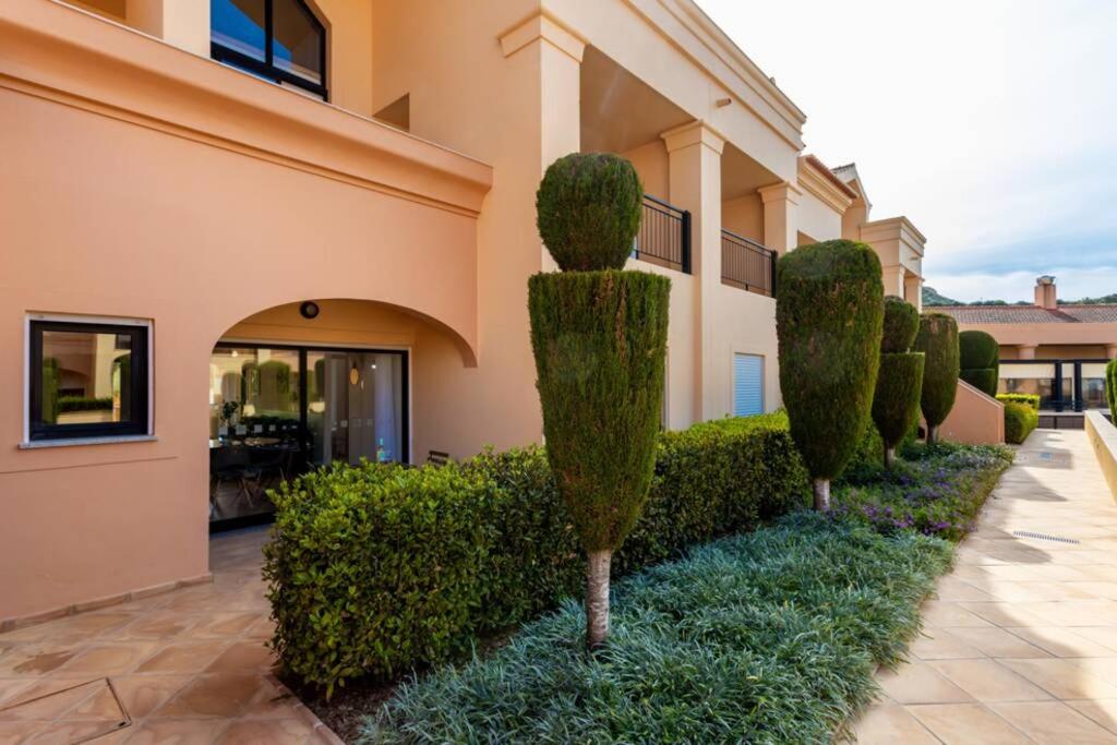 Baia da Luz - Poolview Loft Aparment