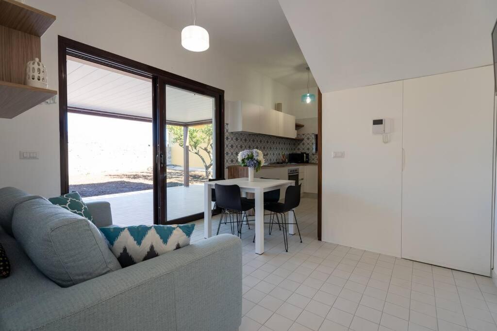 Elegante Villa tra Mare e Storia