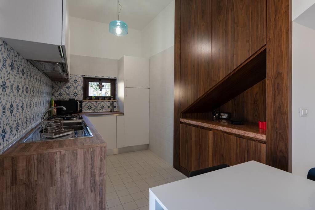 Elegante Villa tra Mare e Storia