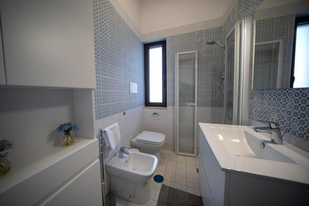 Elegante Villa tra Mare e Storia